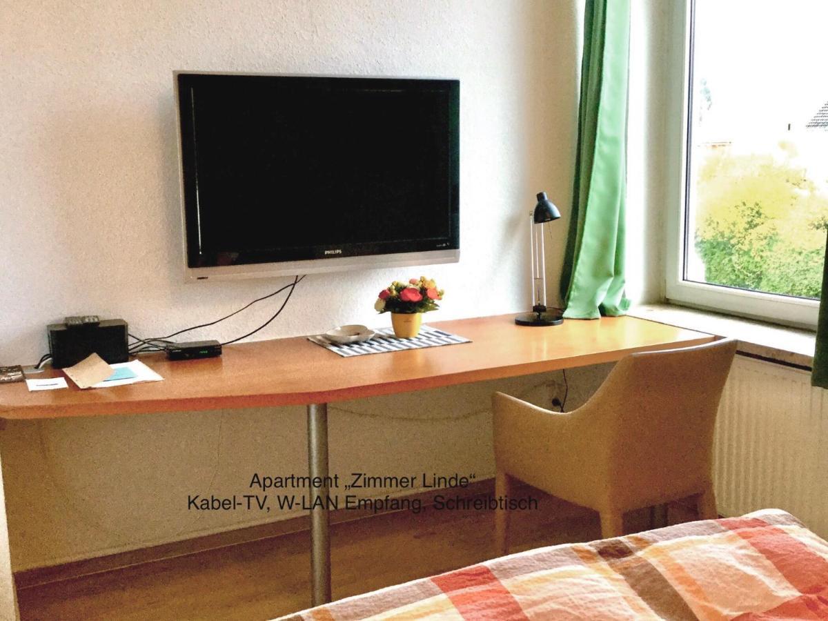 Ferienhaus Us Luett Hus Und Das Zimmer Linde Im Haupthaus オルデンブルク エクステリア 写真