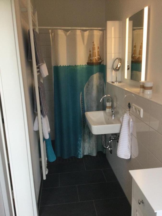 Ferienhaus Us Luett Hus Und Das Zimmer Linde Im Haupthaus オルデンブルク エクステリア 写真