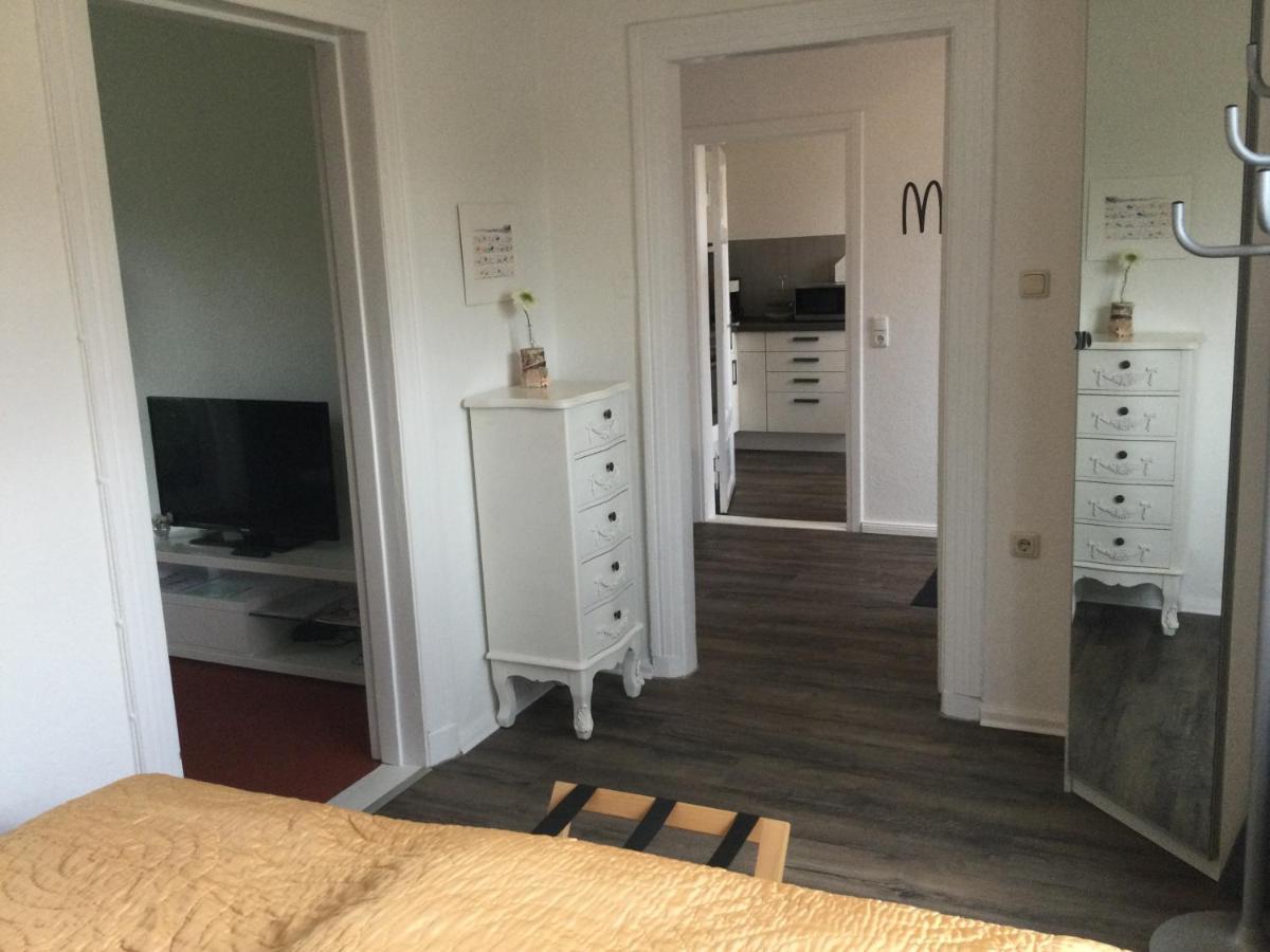 Ferienhaus Us Luett Hus Und Das Zimmer Linde Im Haupthaus オルデンブルク エクステリア 写真